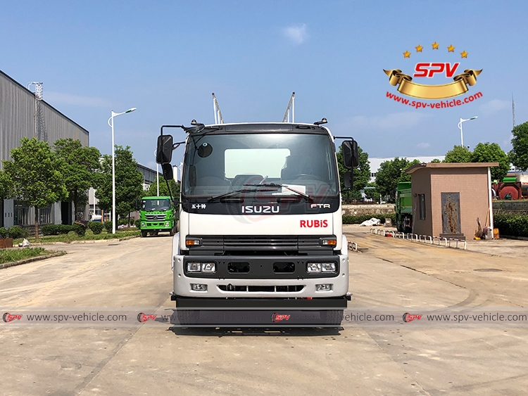 Front View of Fuel Tank Truck ISUZU 15,000 liters